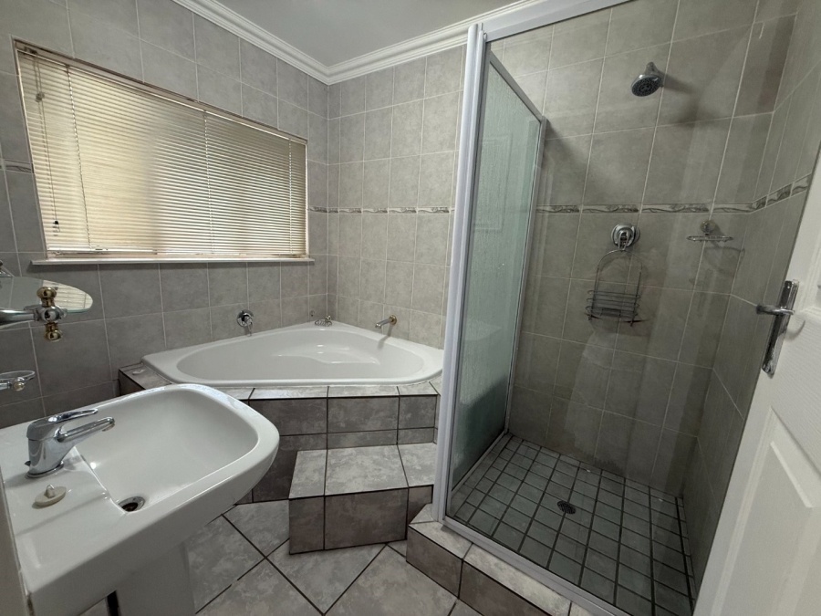 5 Bedroom Property for Sale in Bayswater Free State